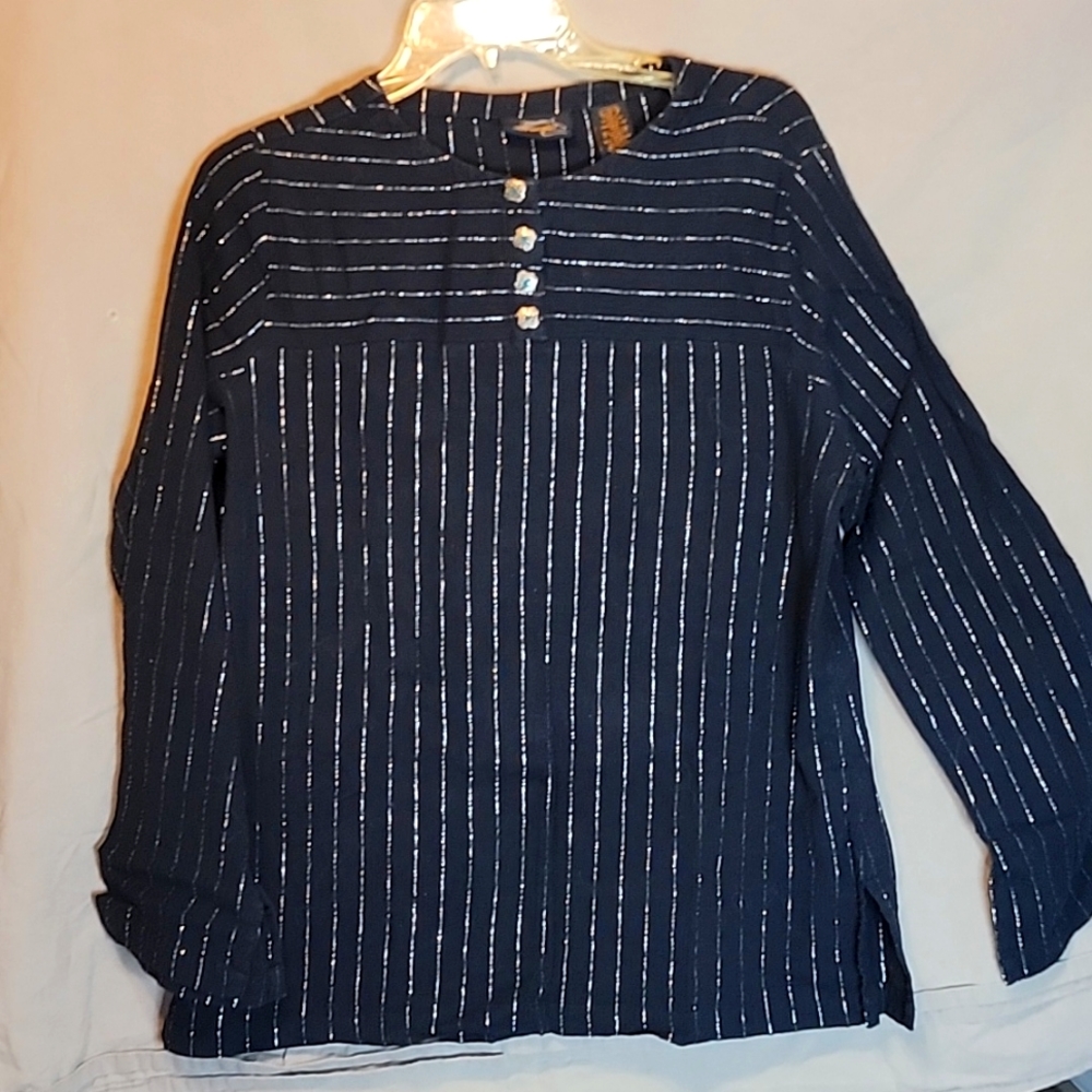 EUC Wrangler - XL Long Sleeved black shimmer silver 4 button western blouse